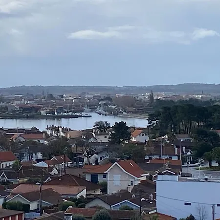 Appartamento Aux Pieds Des Plages, Du Port, De La Piste Cyclable Et Des Commerces De Proximité, Un Au Dernier étage Avec Vue Panoramique Sur Le Bassin D'arcachon, Entièrement Rénové, Dans Résidence Avec Piscine Arcachon
