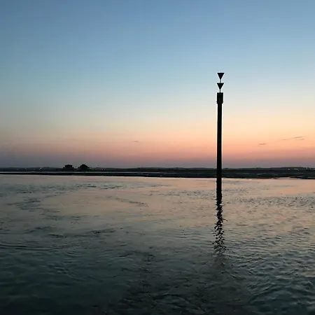 Aux Pieds Des Plages, Du Port, De La Piste Cyclable Et Des Commerces De Proximité, Un Au Dernier étage Avec Vue Panoramique Sur Le Bassin D'arcachon, Entièrement Rénové, Dans Résidence Avec Piscine Appartamento Arcachon