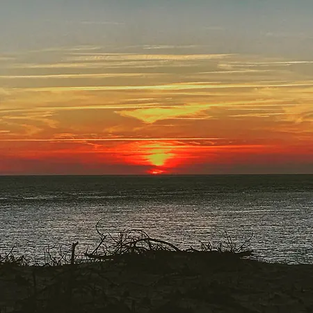 Aux Pieds Des Plages, Du Port, De La Piste Cyclable Et Des Commerces De Proximité, Un Au Dernier étage Avec Vue Panoramique Sur Le Bassin D'arcachon, Entièrement Rénové, Dans Résidence Avec Piscine Appartamento Arcachon