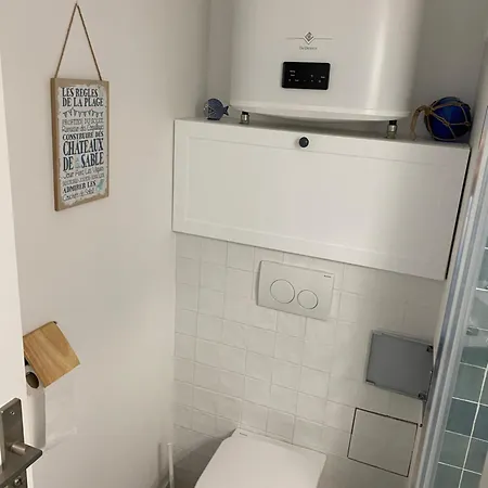 Aux Pieds Des Plages, Du Port, De La Piste Cyclable Et Des Commerces De Proximité, Un Au Dernier étage Avec Vue Panoramique Sur Le Bassin D'arcachon, Entièrement Rénové, Dans Résidence Avec Piscine Arcachon