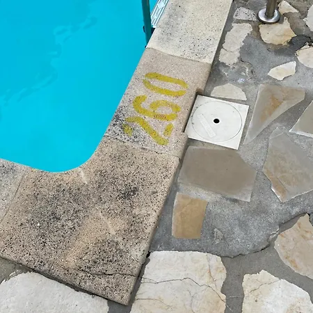 Aux Pieds Des Plages, Du Port, De La Piste Cyclable Et Des Commerces De Proximité, Un Au Dernier étage Avec Vue Panoramique Sur Le Bassin D'arcachon, Entièrement Rénové, Dans Résidence Avec Piscine *