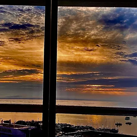 Appartamento Aux Pieds Des Plages, Du Port, De La Piste Cyclable Et Des Commerces De Proximité, Un Au Dernier étage Avec Vue Panoramique Sur Le Bassin D'arcachon, Entièrement Rénové, Dans Résidence Avec Piscine Arcachon