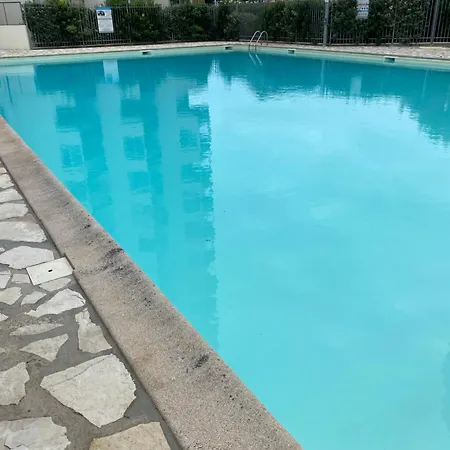Aux Pieds Des Plages, Du Port, De La Piste Cyclable Et Des Commerces De Proximité, Un Au Dernier étage Avec Vue Panoramique Sur Le Bassin D'arcachon, Entièrement Rénové, Dans Résidence Avec Piscine Appartamento